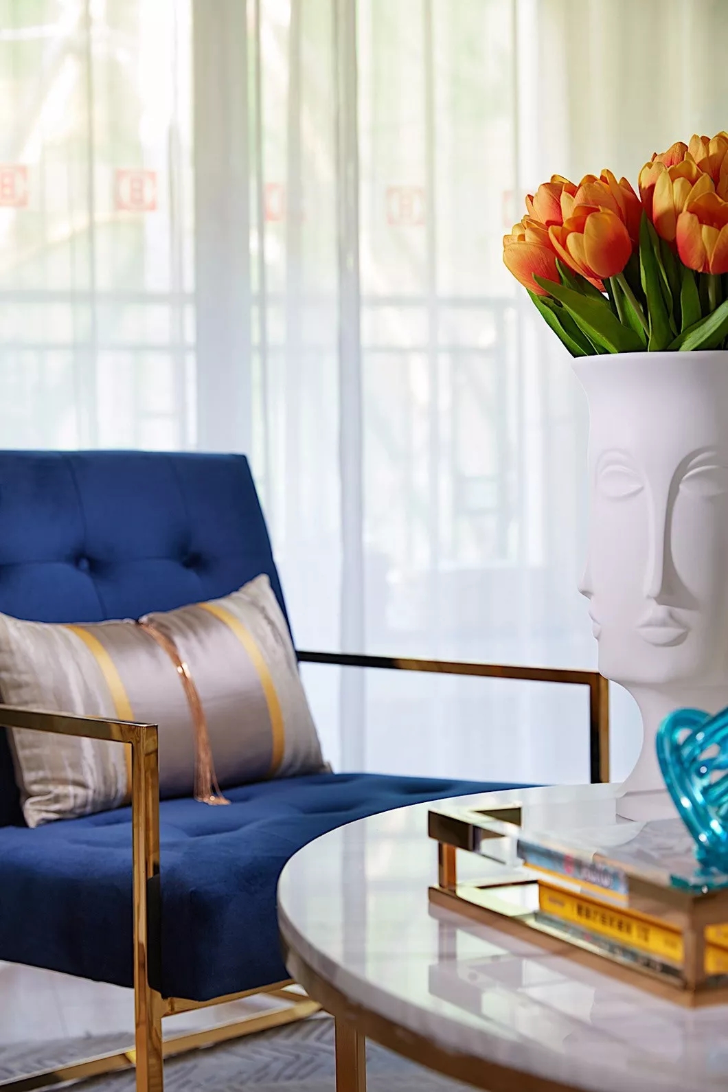 客厅-90平米现代简约设计，优雅时尚，简洁朴素之美